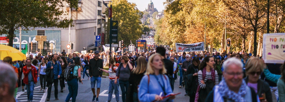 manifestation dans la rue pour protester