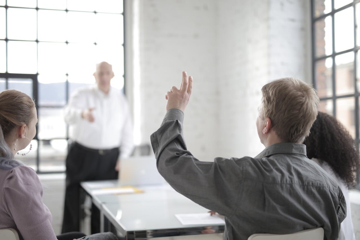 Le rôle du conseiller du salarié et du défenseur syndical : comprendre, savoir quand et comment les saisir