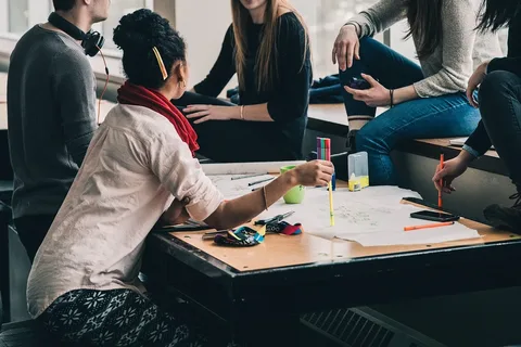 Stages en série : quand la formation devient un outil de précarisation